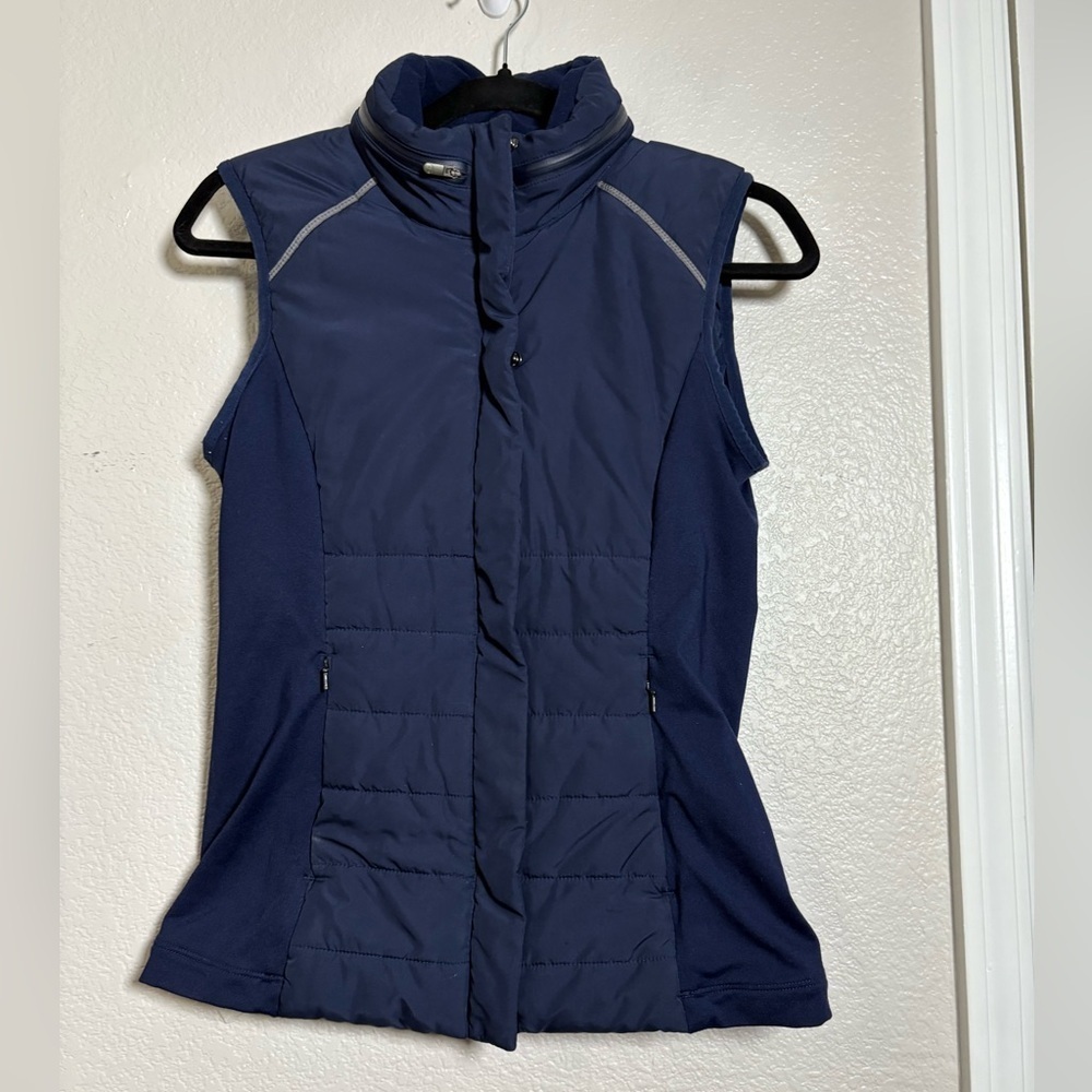Zella Coco Hybrid Zelfusion Puffer
Vest. Navy Sleeveless Fleece Moisture Wicking